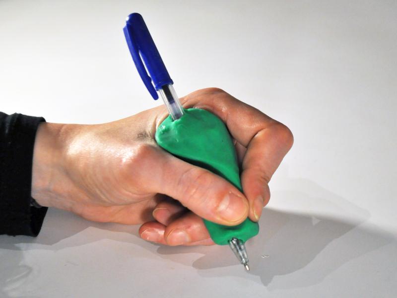 Modeling clay Pen holder